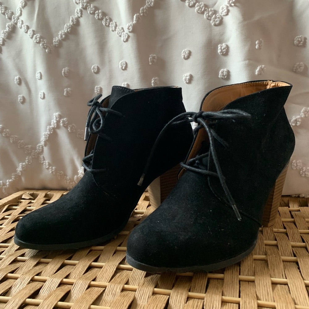 Maurice’s Elegant Black Suede Ankle Boots